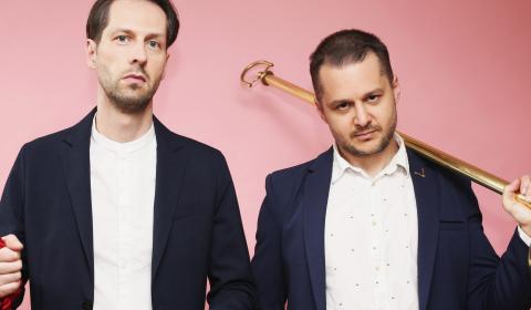 ČELISTI: NEHRAJTE NA NÁS DIVADLO!