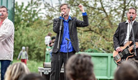 Dekadentní divadlo Beruška